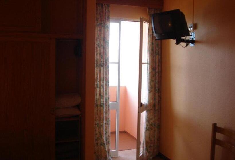 Standard Room, Al Moniz