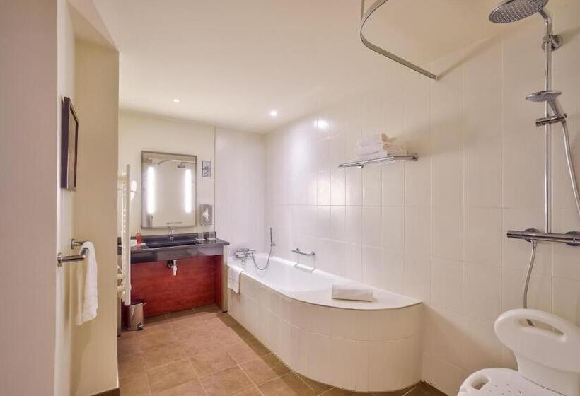 استودیوی استاندارد, Clarion Paris Cdg Airport