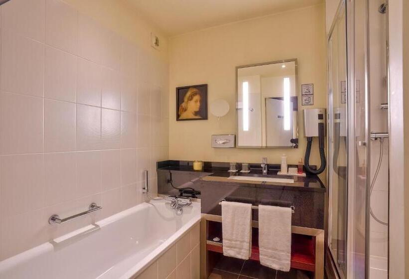 استودیوی استاندارد, Clarion Paris Cdg Airport