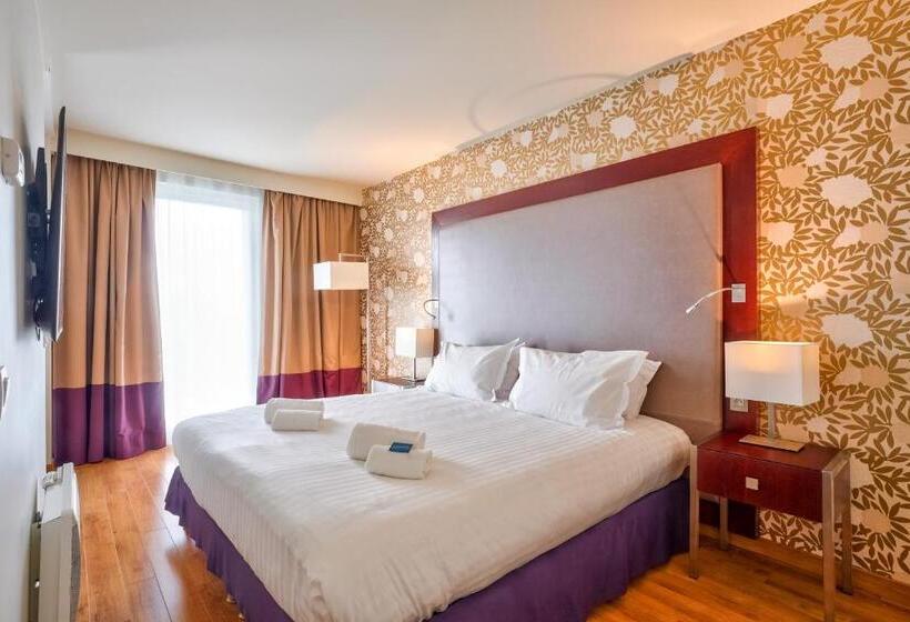 استودیوی لوکس, Clarion Paris Cdg Airport
