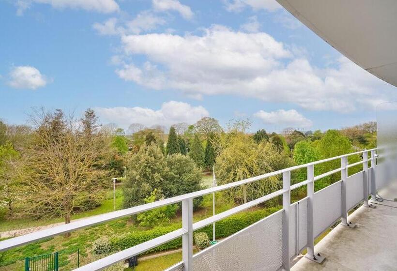 سوییت, Clarion Paris Cdg Airport