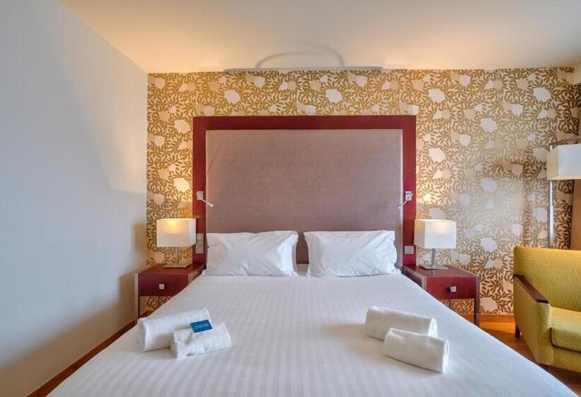 سوییت, Clarion Paris Cdg Airport