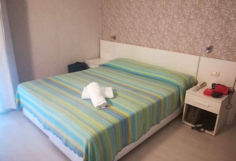 اتاق استاندارد سه نفره, Baia Azzurra