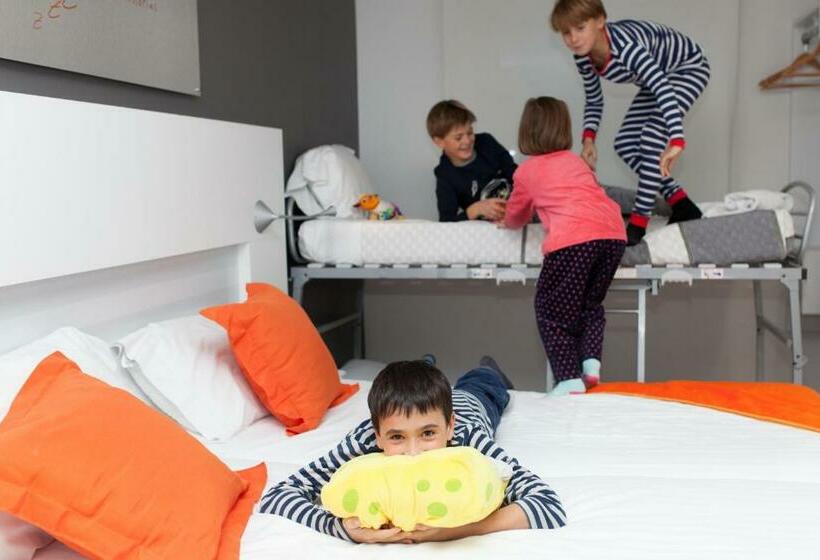 Familienzimmer, Bed4u Pamplona