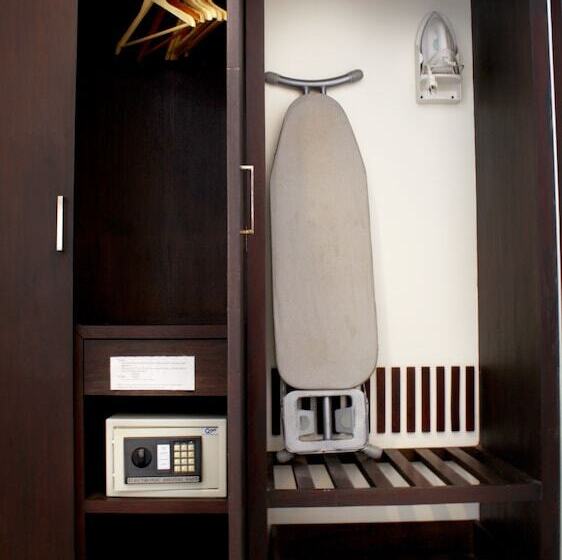 سوییت جونیور, City Inn Vientiane