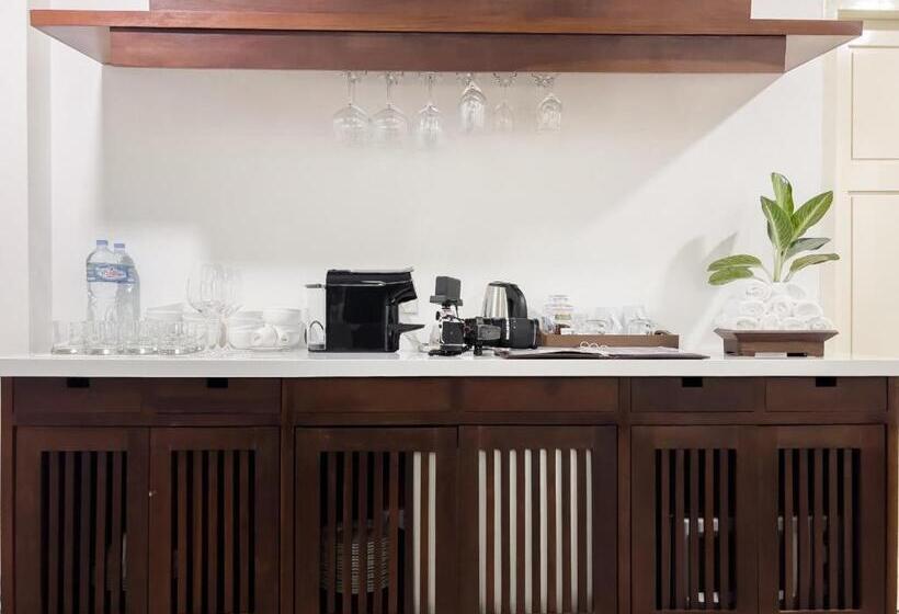 سوییت جونیور, City Inn Vientiane