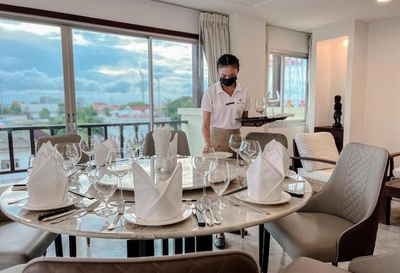 سوییت اجرایی, City Inn Vientiane