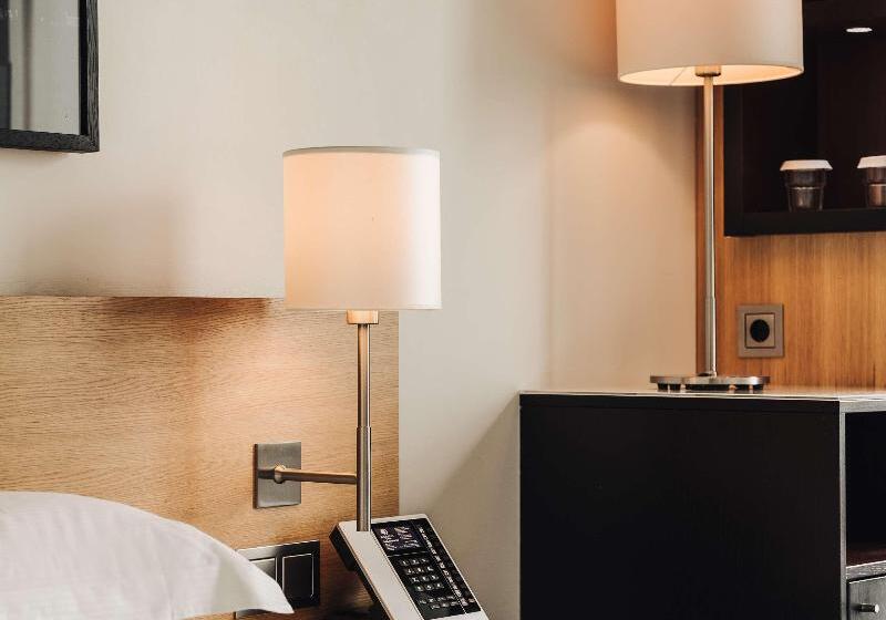 Standard Room, Doubletree By Hilton  Amsterdam Centraal Station