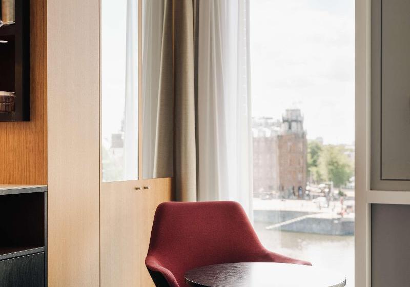 Deluxe Room King Size Bed, Doubletree By Hilton  Amsterdam Centraal Station