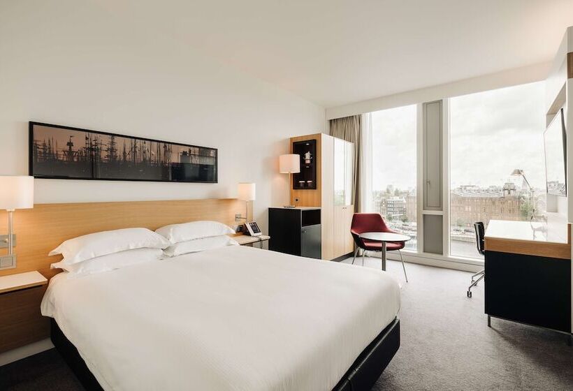غرفة سوبيريور سرير ملكى, Doubletree By Hilton  Amsterdam Centraal Station