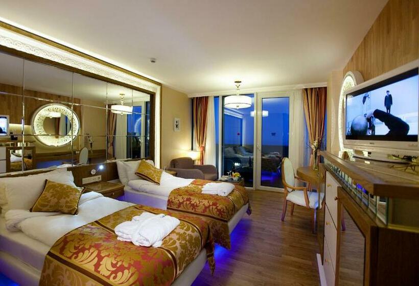 اتاق استاندارد با چشم‌انداز دریا, Granada Luxury Okurcalar