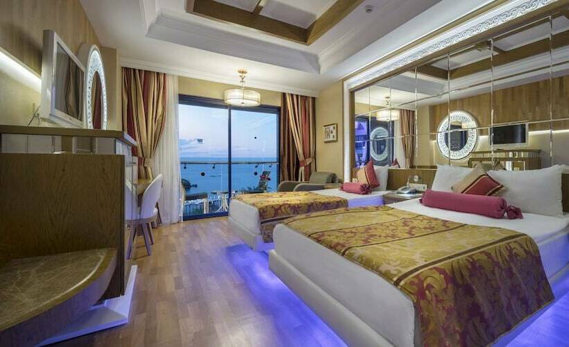 اتاق استاندارد با چشم‌انداز دریا, Granada Luxury Okurcalar