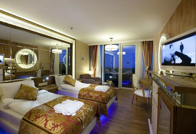 اتاق استاندارد با چشم‌انداز دریا, Granada Luxury Okurcalar