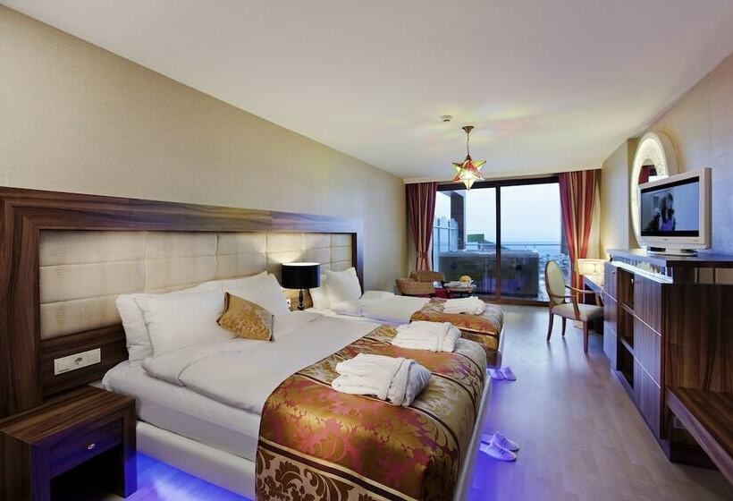 اتاق استاندارد با چشم‌انداز دریا, Granada Luxury Okurcalar
