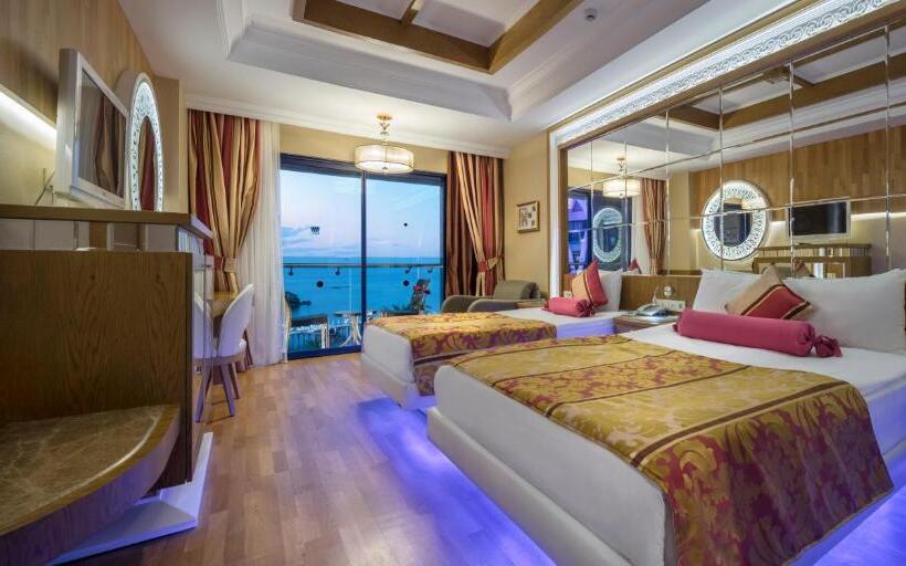 اتاق استاندارد با چشم‌انداز دریا, Granada Luxury Okurcalar