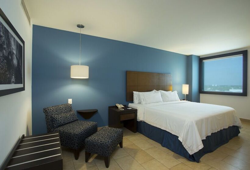 سوییت, Holiday Inn Express Mérida, An Ihg