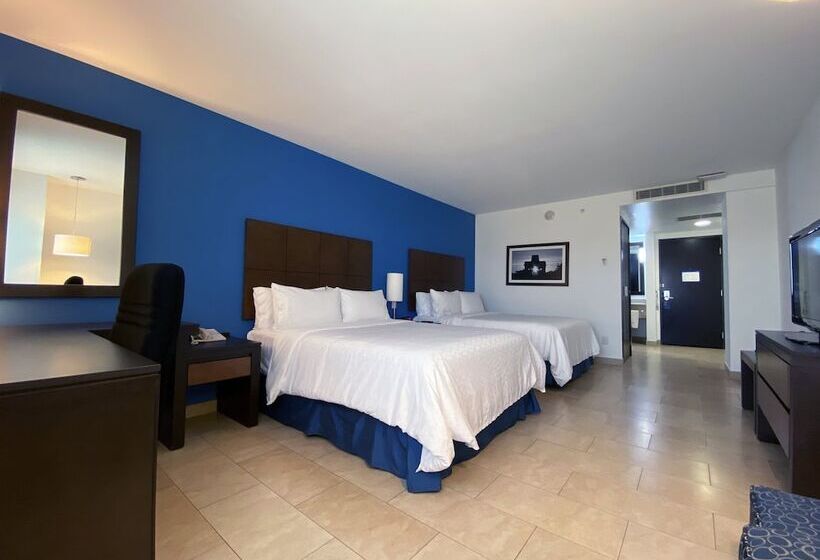 Habitación Estándar 2 Camas Matrimonio, Holiday Inn Express Mérida