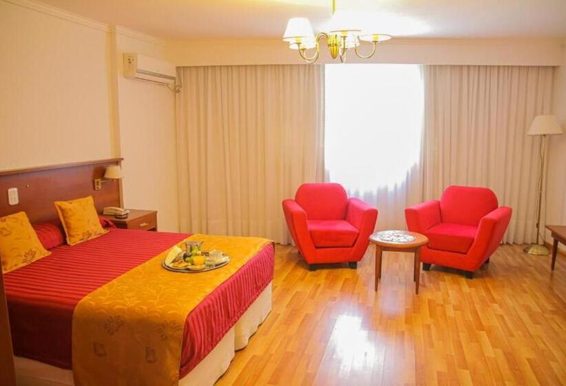 سوئیت رویال, Hostal Del Sol Spa