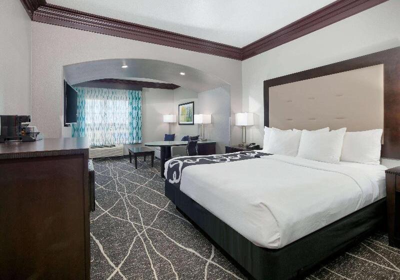 Deluxe Suite King Bed, La Quinta Inn & Suites By Wyndham Little Rock  Bryant