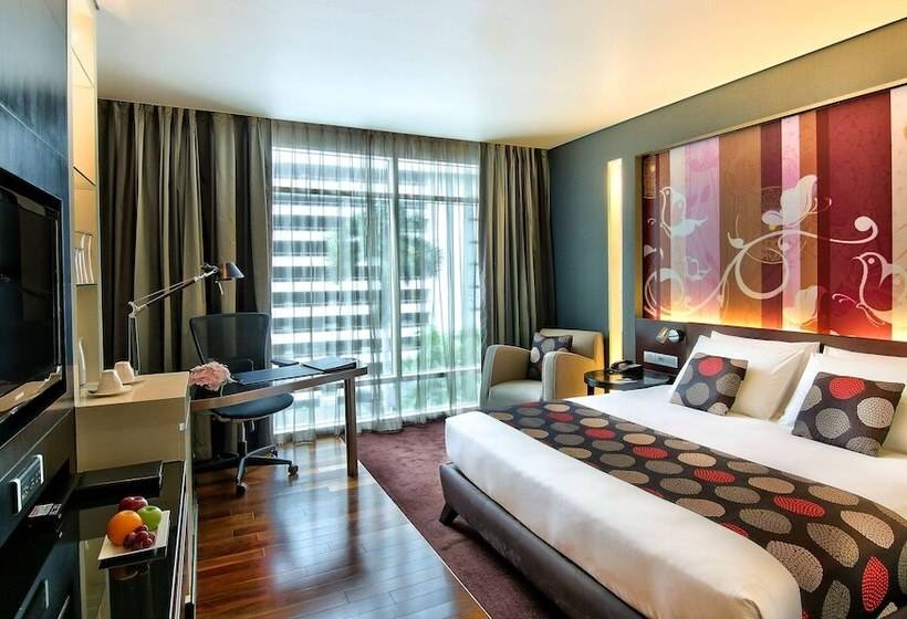 اتاق لوکس با چشم‌انداز شهر, Park Plaza Bangkok Soi 18