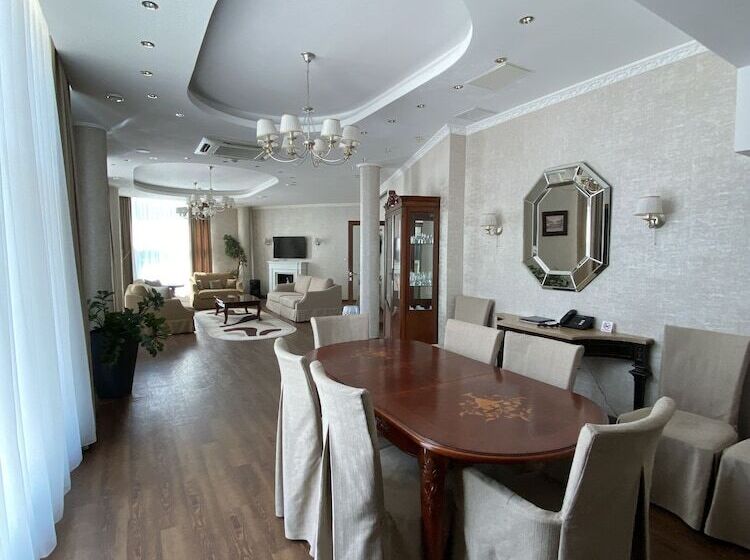 Executive Suite, Ramada By Wyndham Yekaterinburg