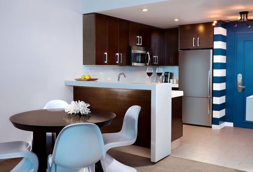 سوییت با چشم‌انداز دریا, Sole Miami A Noble House Resort