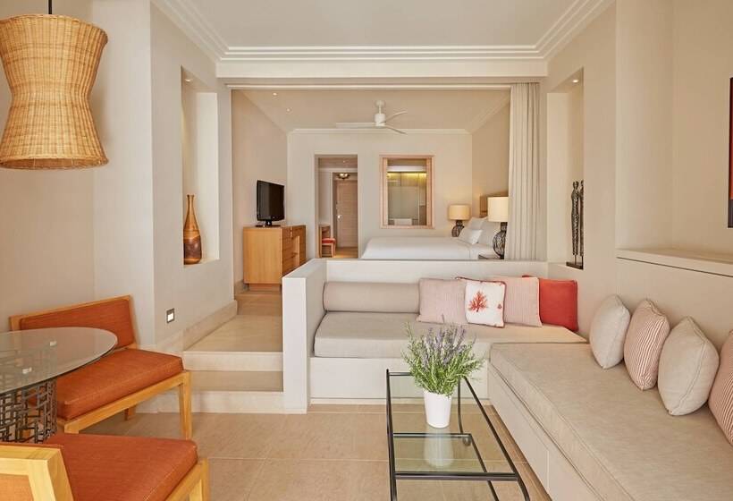 اتاق سوپریور با چشم‌انداز باغ, The Westin Resort Costa Navarino