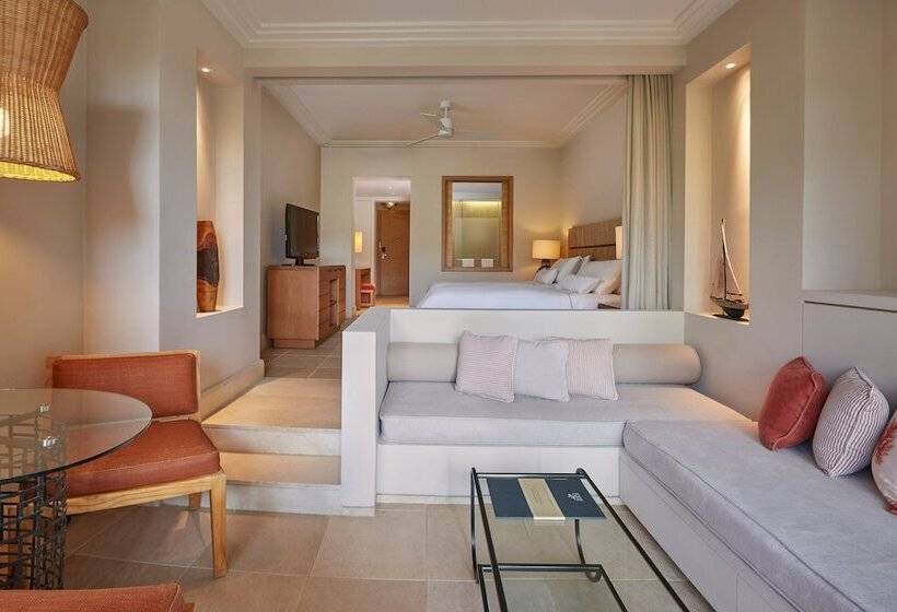 اتاق سوپریور با چشم‌انداز باغ, The Westin Resort Costa Navarino
