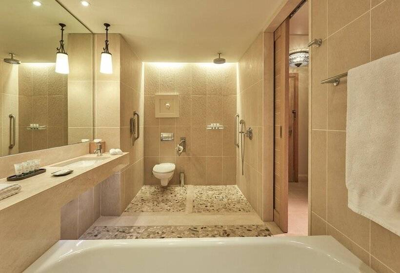 اتاق لوکس با چشم‌انداز باغ, The Westin Resort Costa Navarino