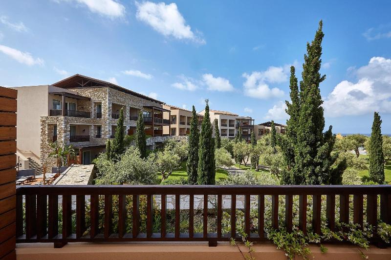 اتاق لوکس با چشم‌انداز باغ, The Westin Resort Costa Navarino