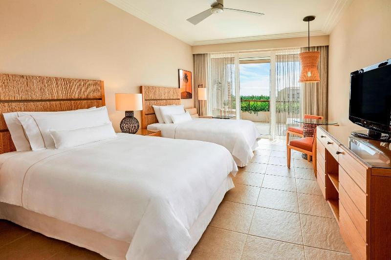 اتاق لوکس با چشم‌انداز باغ, The Westin Resort Costa Navarino