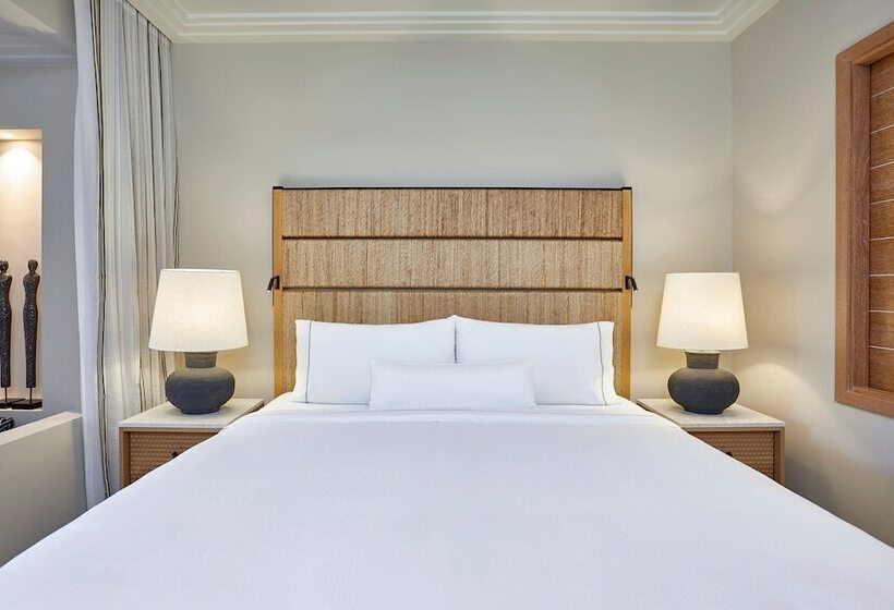اتاق سوپریور با چشم‌انداز باغ, The Westin Resort Costa Navarino