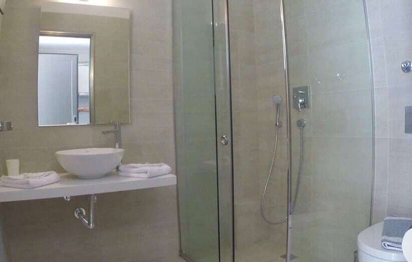 استودیوی لوکس, Irene Apartments