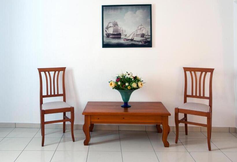 اتاق خانوادگی, Kastro Suites