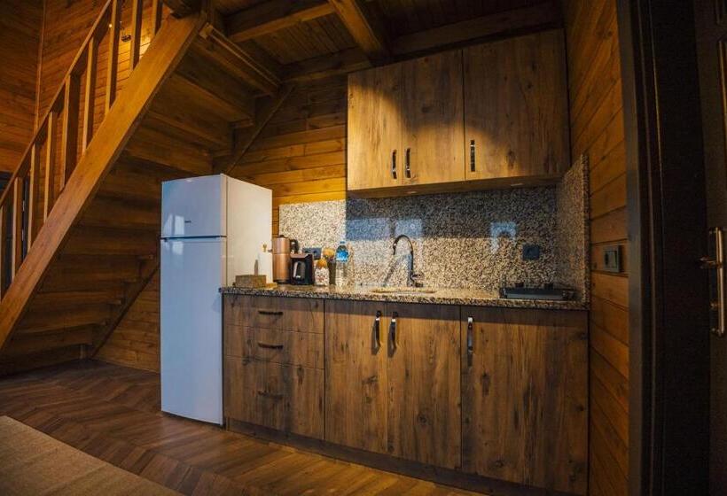 بانگلوی لوکس, Woodlodge Country Sapanca