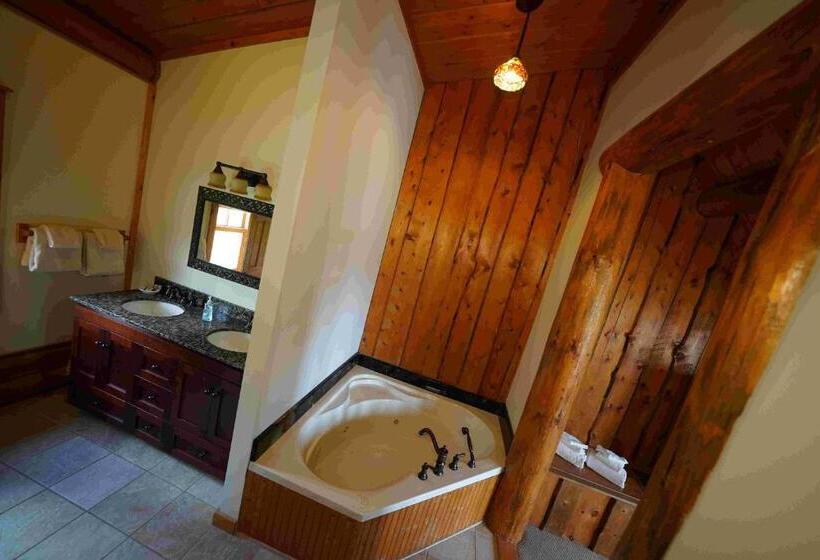 Suite with Terrace, Ampersand Bay Resort