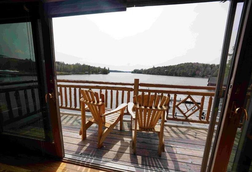 سوییت لوکس, Ampersand Bay Resort