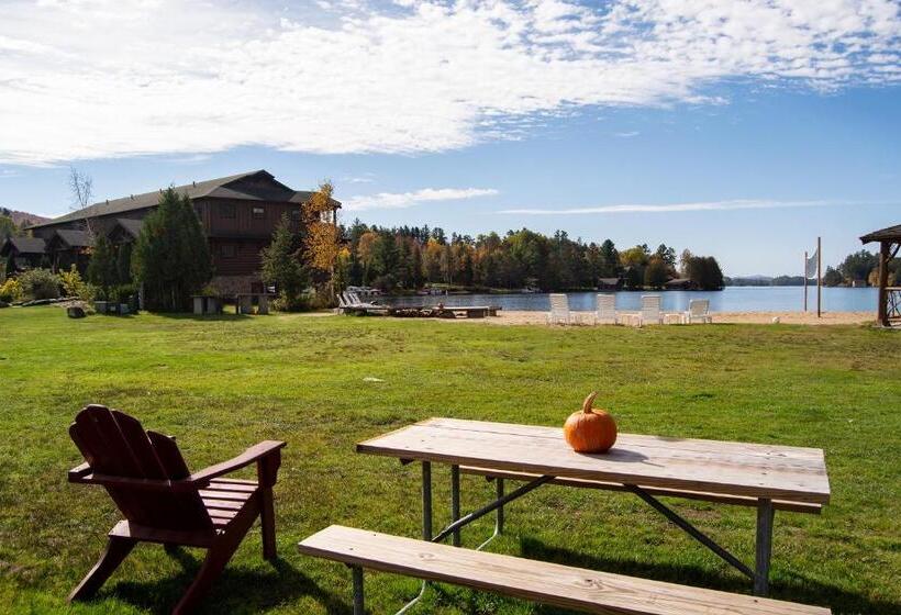 بانگلوی استاندارد, Ampersand Bay Resort