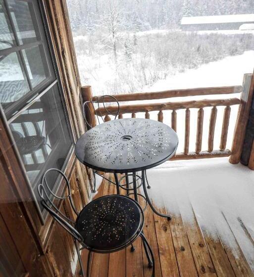 1 Bedroom Apartment Lake View, Ampersand Bay Resort