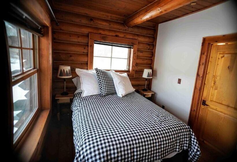 1 Bedroom Apartment Lake View, Ampersand Bay Resort