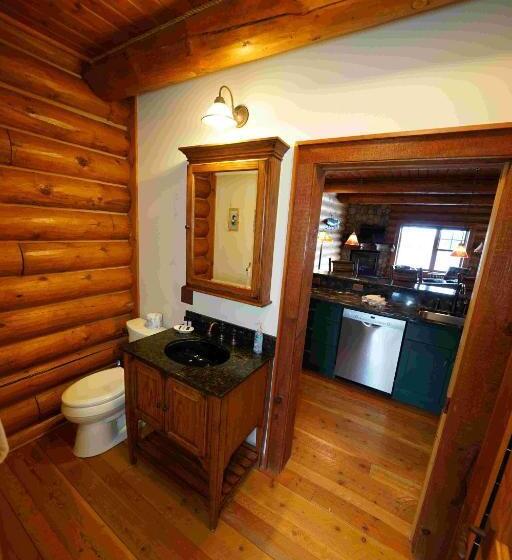 1 Bedroom Apartment Lake View, Ampersand Bay Resort