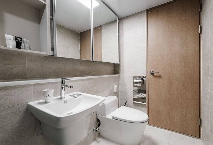 سوییت با چشم‌انداز دریا, Blue Ocean Residence