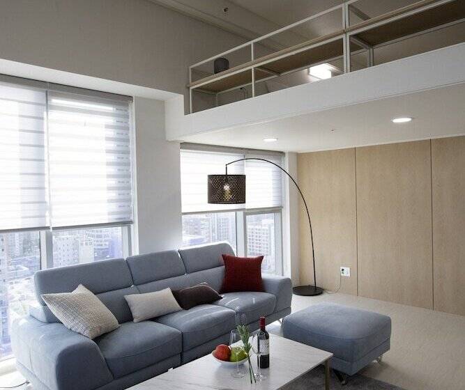 سوییت با چشم‌انداز دریا, Blue Ocean Residence