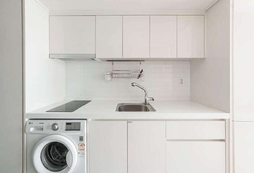 اتاق لوکس با چشم‌انداز شهر, Blue Ocean Residence