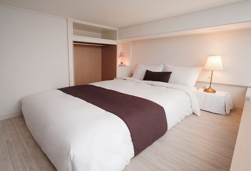 اتاق لوکس با چشم‌انداز شهر, Blue Ocean Residence
