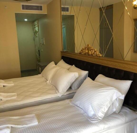 اتاق کلاسیک سه تخته, Golden Hi̇ll Hotel Downtown