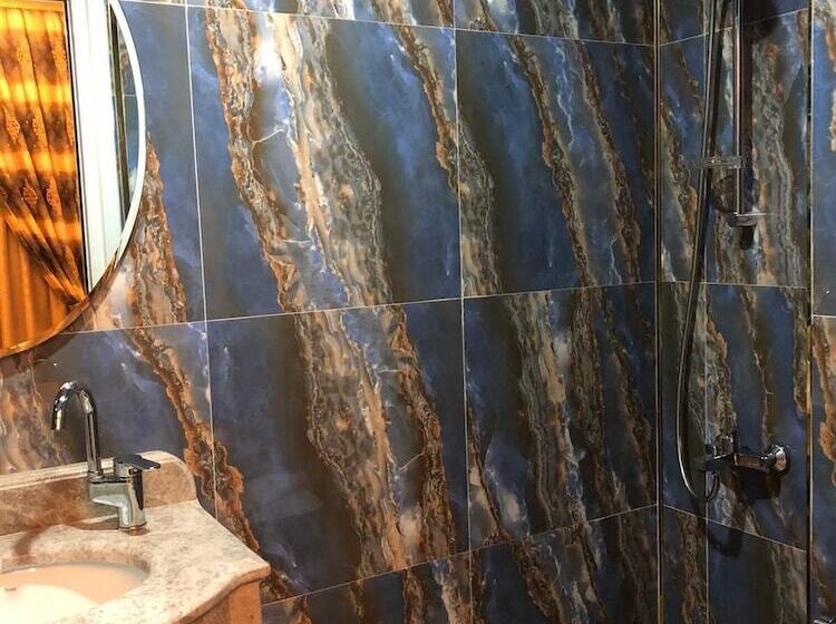 اتاق استاندارد چهار تخته, Golden Hi̇ll Hotel Downtown