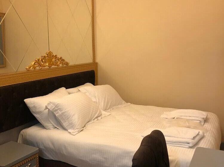 اتاق استاندارد چهار تخته, Golden Hi̇ll Hotel Downtown