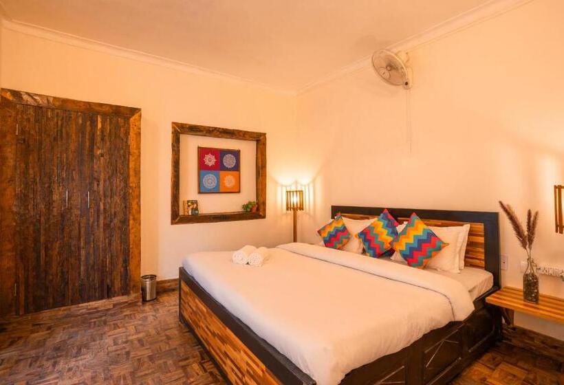 Deluxe Room Mountain View, Gostops Nainital