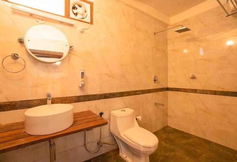 Deluxe Room Mountain View, Gostops Nainital